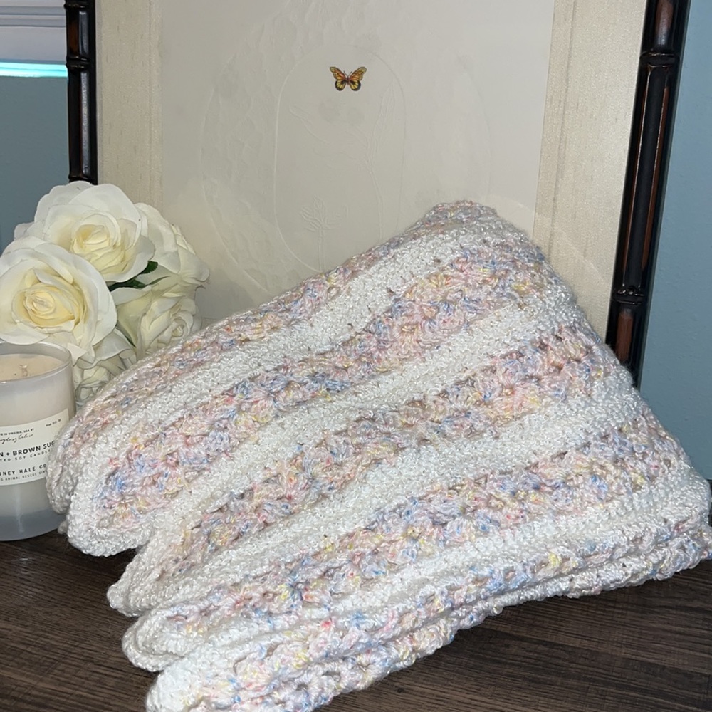 Handmade Super Soft Blue & White Knit Baby Blanket 48" x35" Excellent Condition